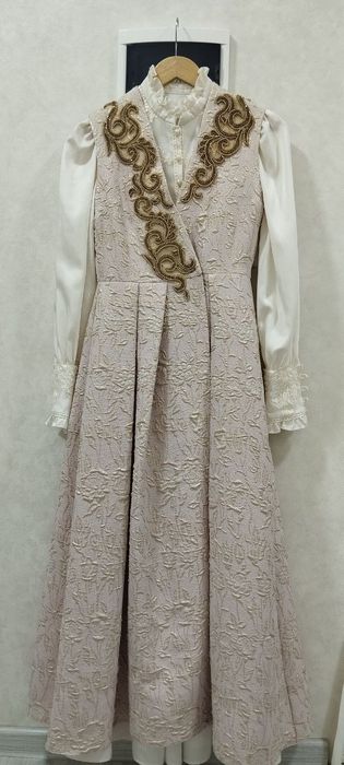 Нимча ва куйлак сотилади