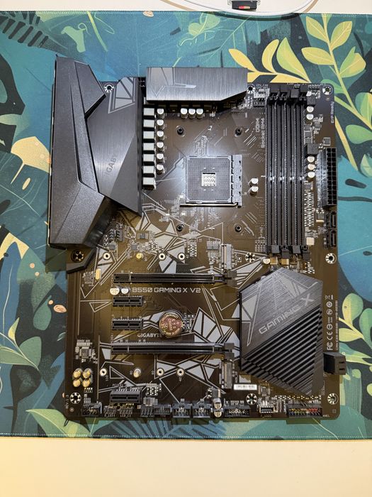 Placa de baza Gigabyte B550 GAMING X V2, Socket AM4 - ca noua