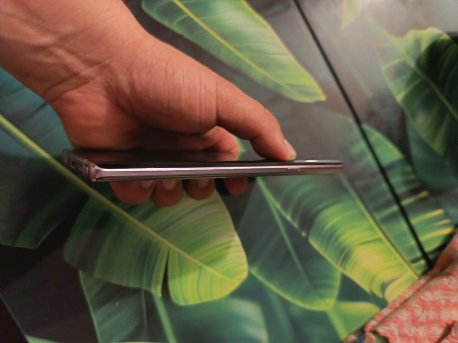 Samsung Note 9 6/128 holati ideal