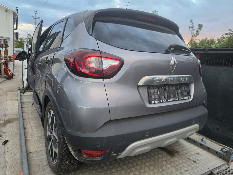 Dezmembrez Renault Captur