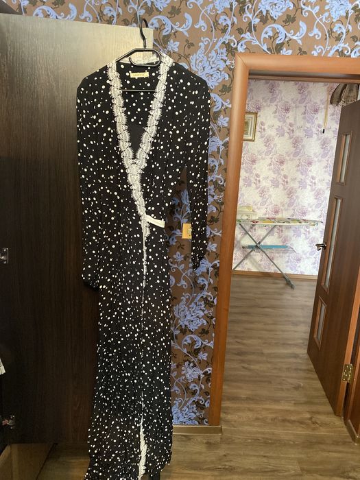 Продаю б/у платья и кофты