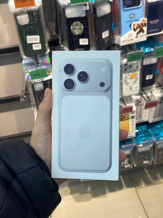 iPhone 17 pro белый новый