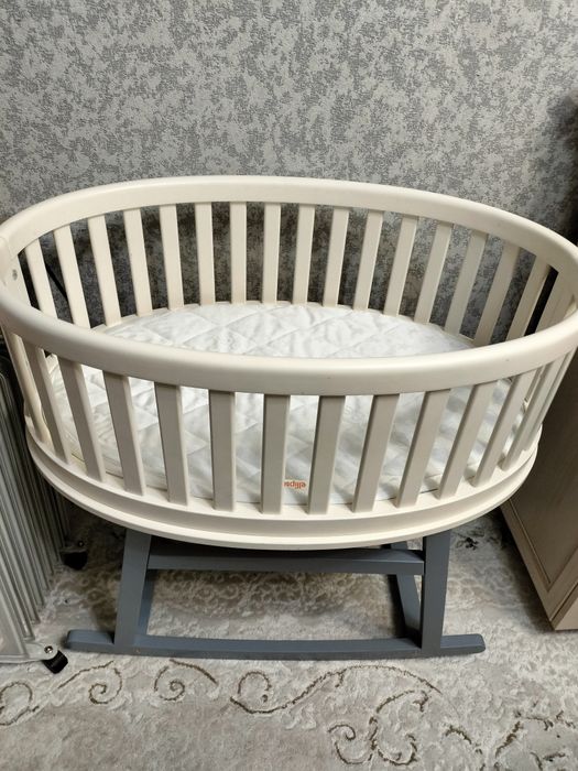 Продам детскую кроватку