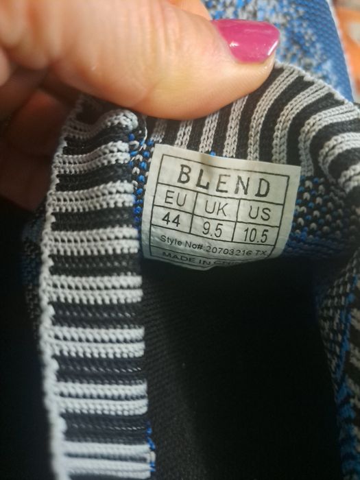 Adidasi  marca Blend