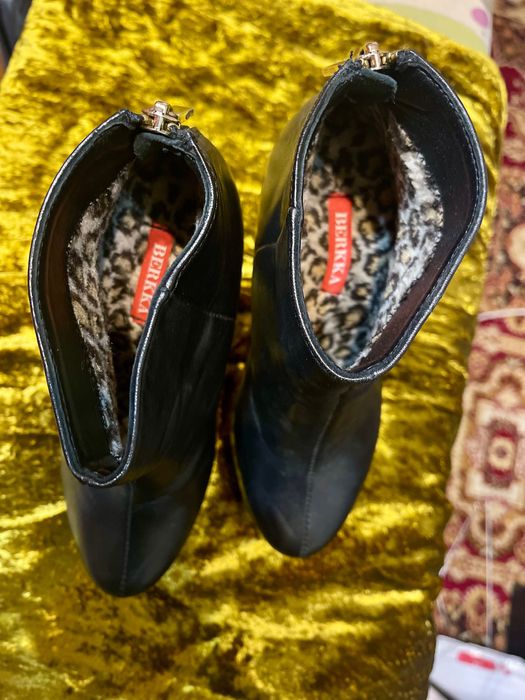 Botine cu toc negre piele