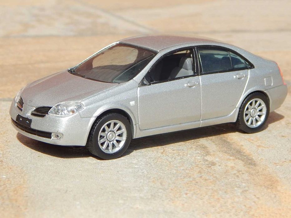 Macheta Nissan Primera III (P12) 2002 1:43 J Collection lipsuri uzata