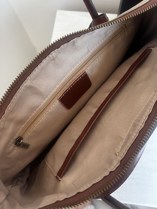 Продаю сумку среднего размера