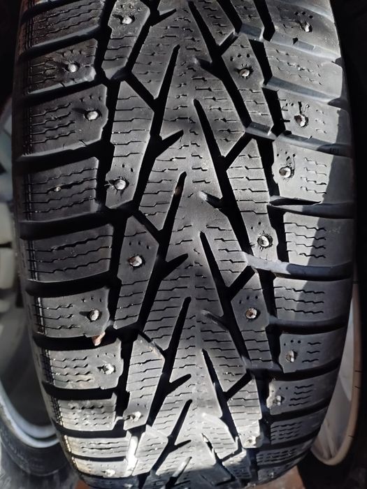 Продам шины комплект