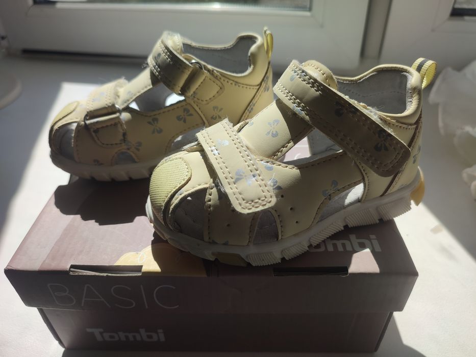 Сандали на девочку