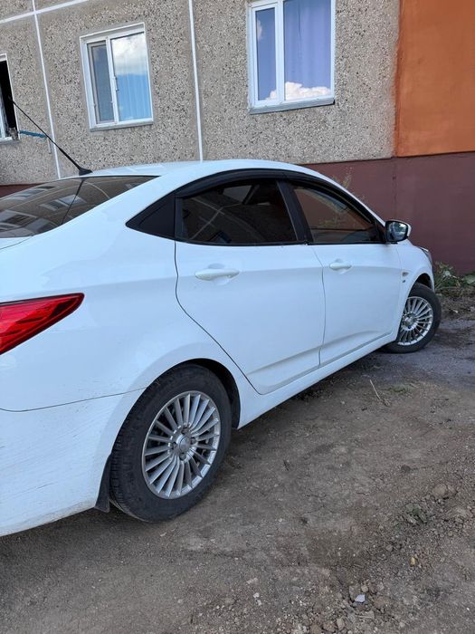 Продаётся машина Hondai salaris
