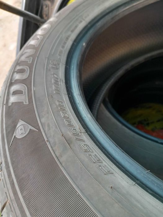 225/60 R18 Dunlop grangtrek pt30