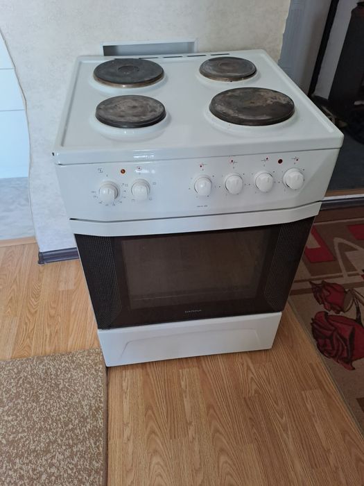 Продам электроплиту б/у