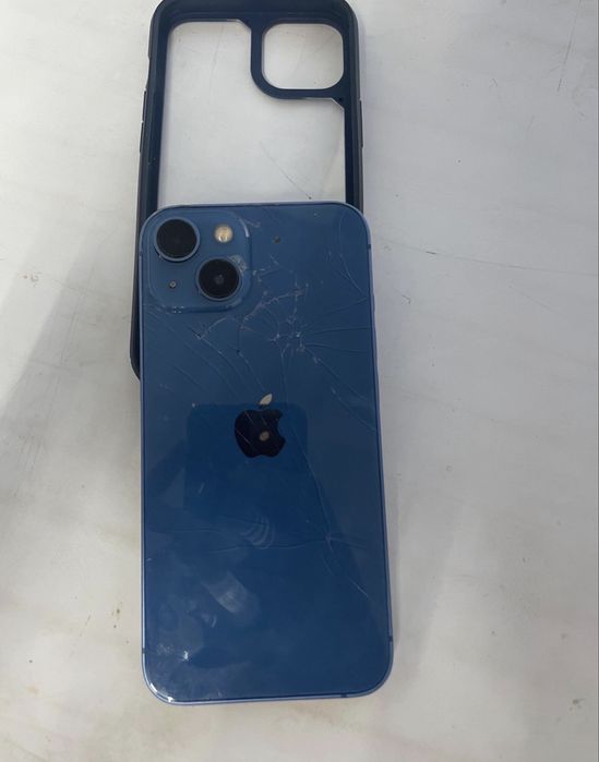 Айфон 13 срочно продам
