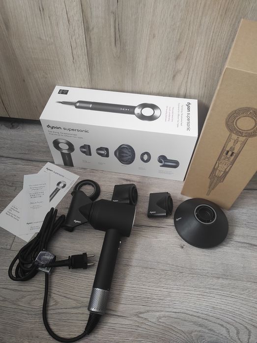 Uscator de par Dyson Supersonic HD08