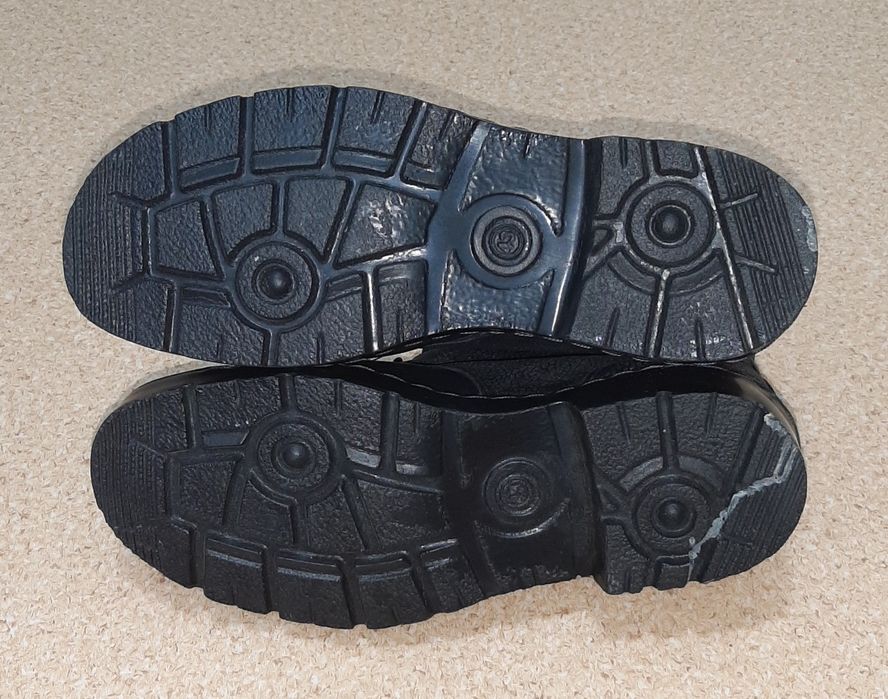 Мужские ботинки.