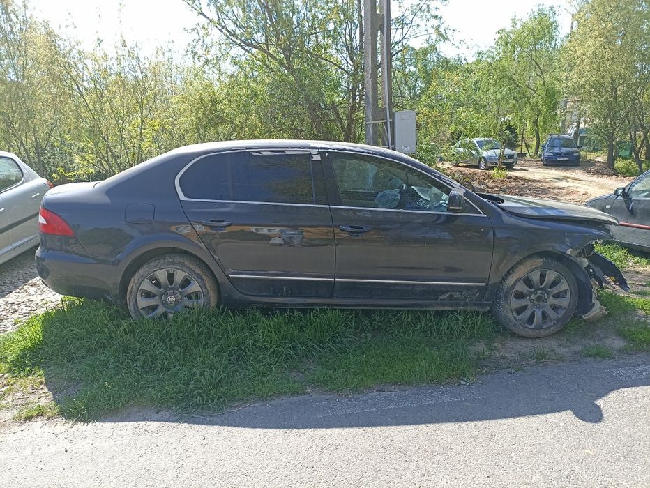 Skoda superb 2011 lovită