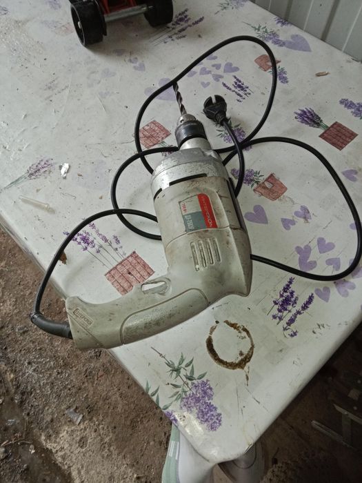 Продам шуруповёрт бу для мебели