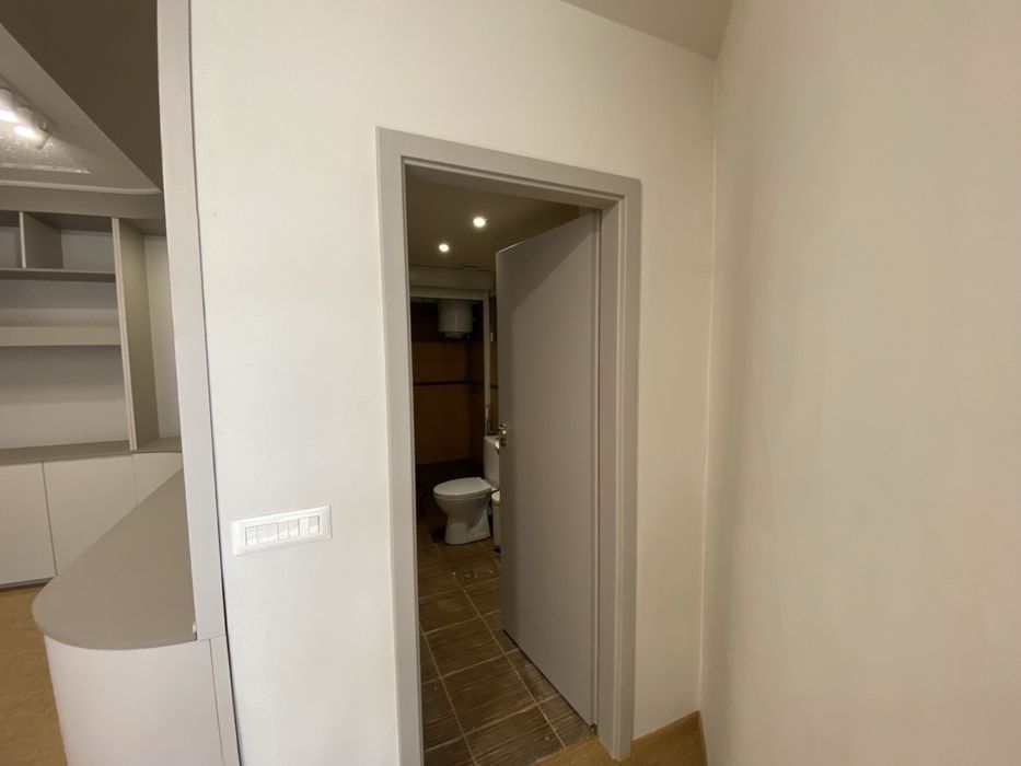 Дава се под наем Магазин в София, Център - 150 кв.м за 2000 € - Снимка #2