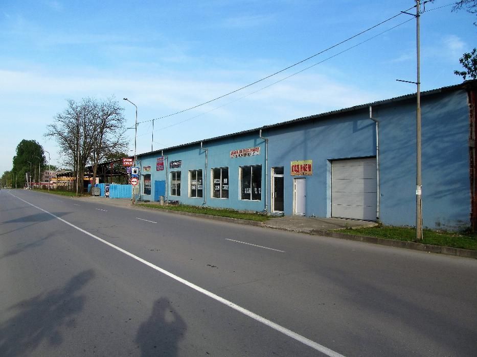 Магазин 160м2 с излаз на главен път на 1 км от центъра