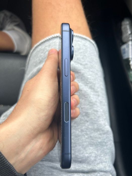 Продавам iPhone 17 pro