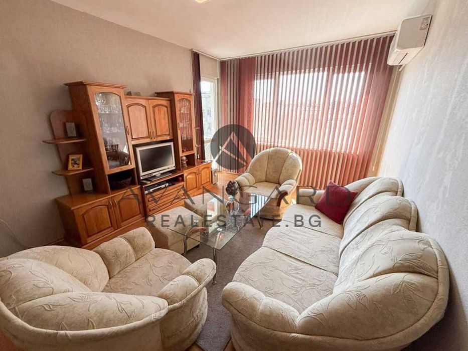 оф.25610 Тристаен обзаведен с четири отделни стаи/ Кючук Париж