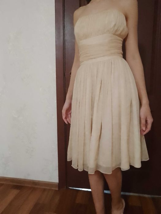 Платье нарядное 40-42 размер