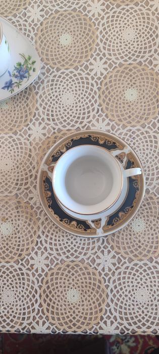 Nabor Chiroyli chashkalar va likopcha (serviz)