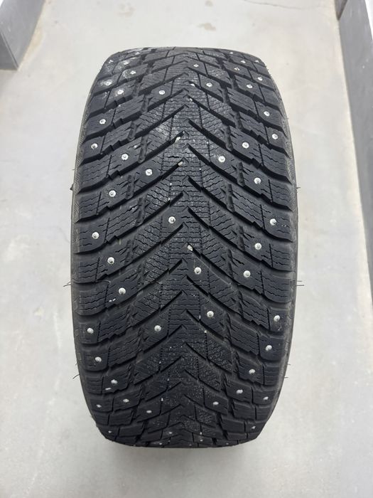 Sonix 235/45 R17