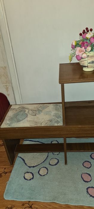 Продаётся  универсальнаяподставка.