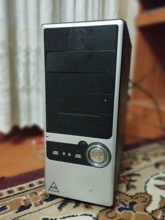 Офисный компьютер сотилади