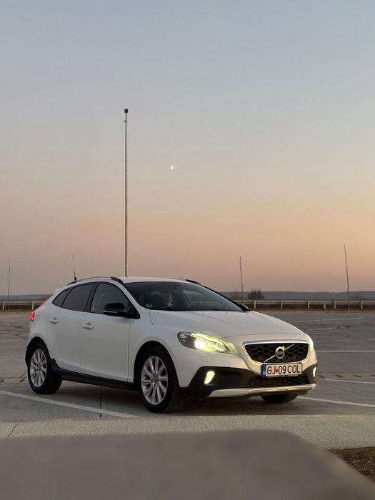 volvo v40