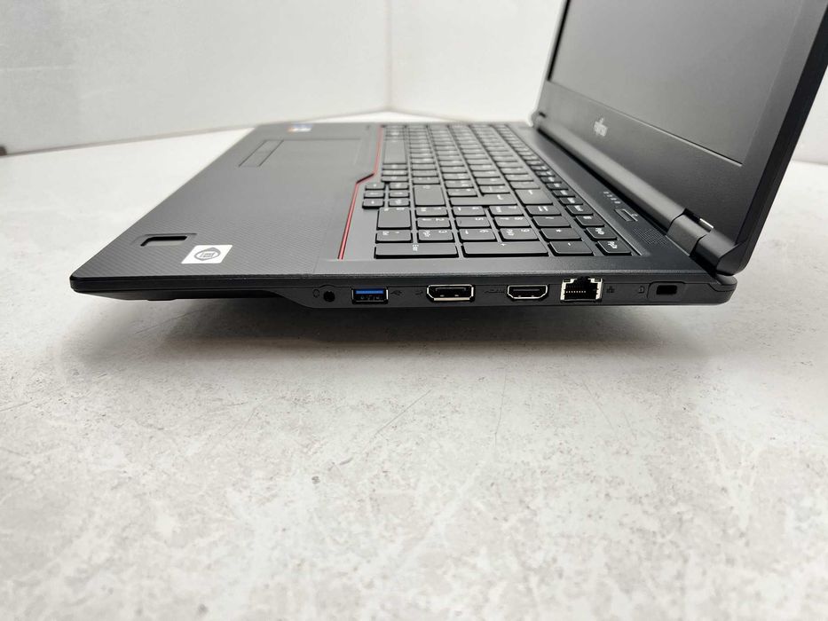 Реновиран лаптоп Fujitsu Lifebook E5511 i7-1165G7 16GB 510GB