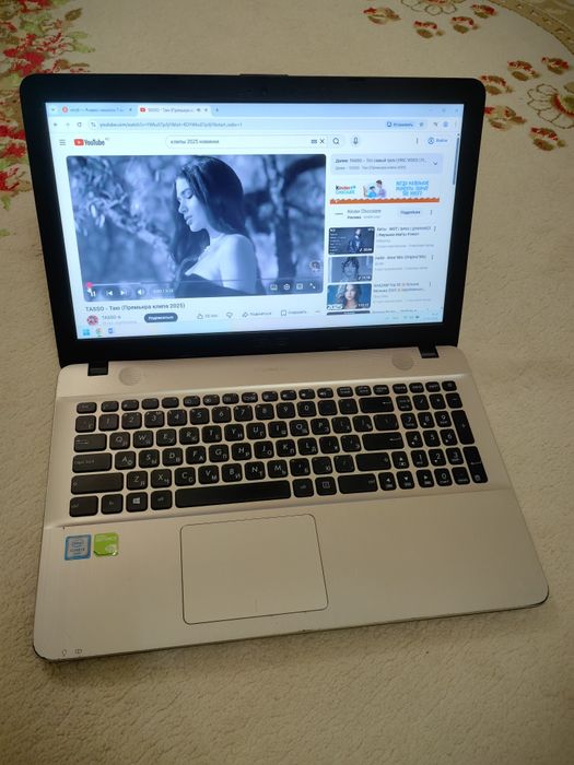 * Ноутбук Асус *