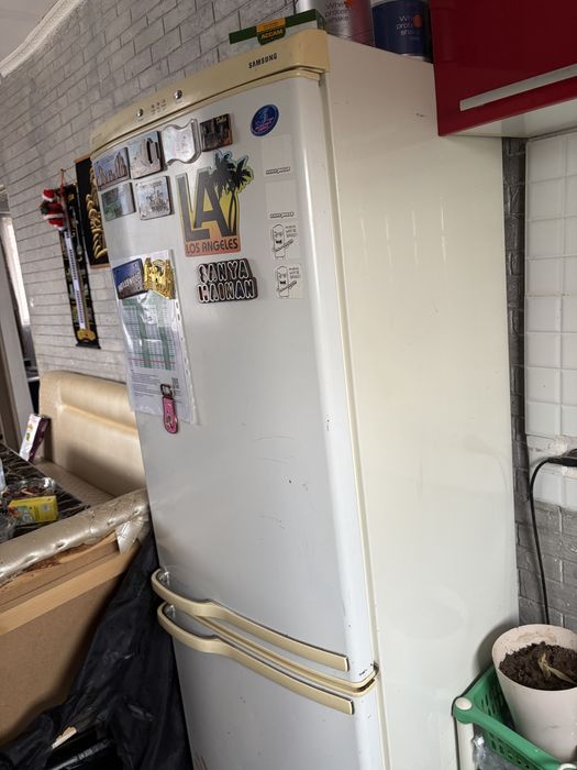 Продам холодильник Samsung