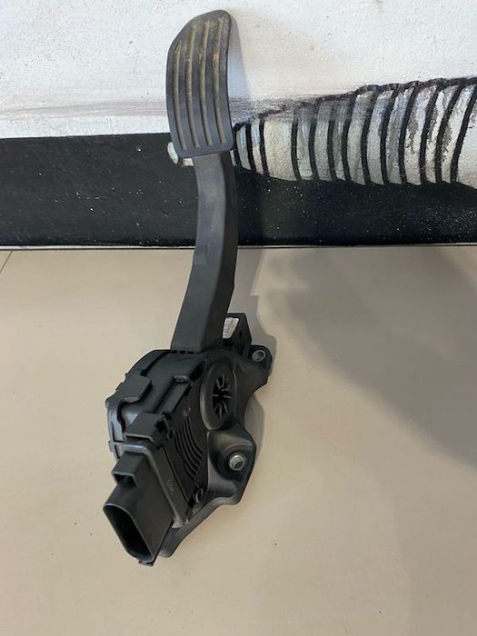Pedala acceleratie Volvo V60 HYBRID S60 XC60 V70 S80 XC70 2014+ 31329058