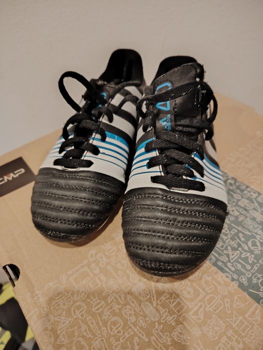 Ghete fotbal adidas 31