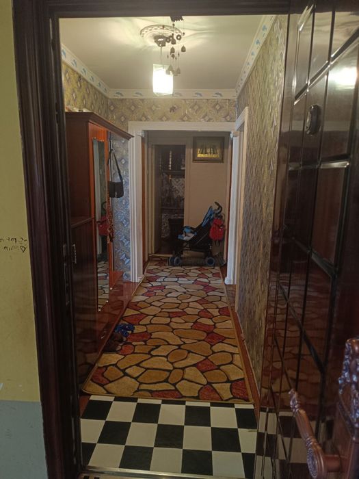 Срочно прадаётся 3-ком.квартира на 1-этаже в 5-этажном доме