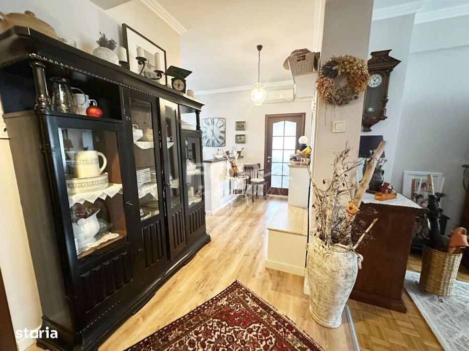 Apartament 3 camere de vanzare, la casa, zona Magheru