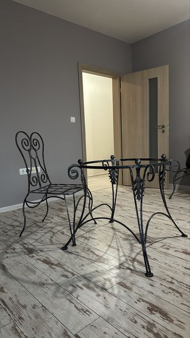 Маса с три стола от ковано желязо