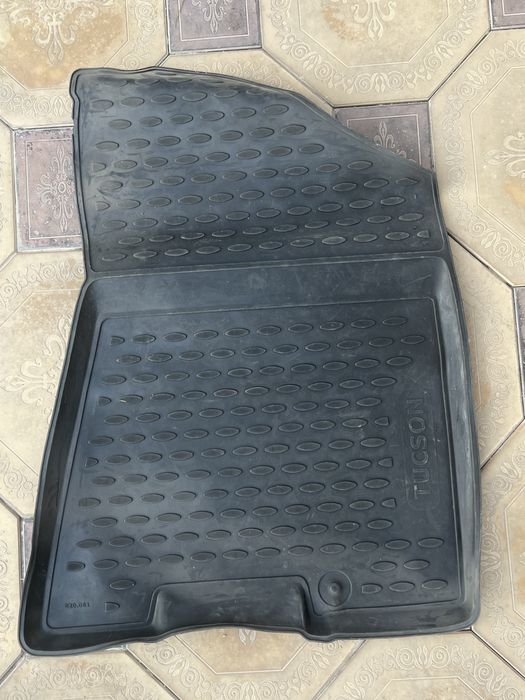 Резина полик для hyundai tucson 2020