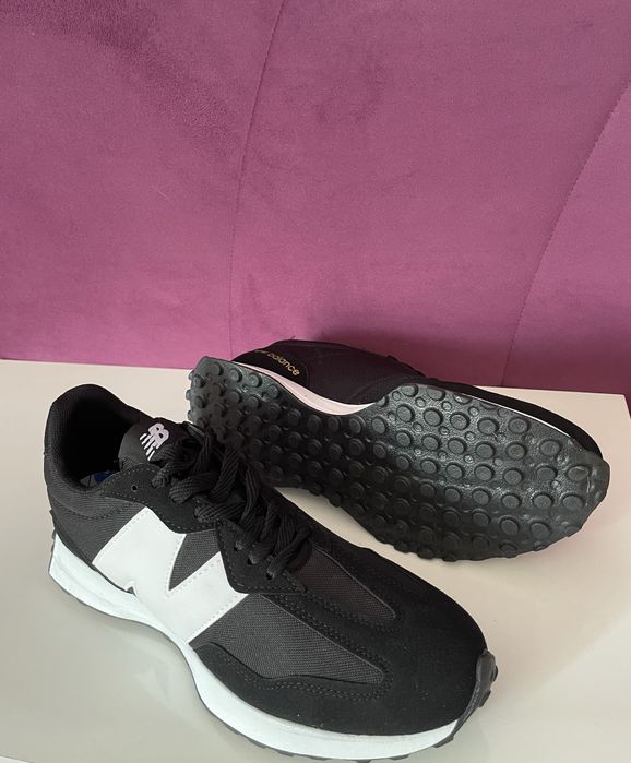Обувки new balance 327