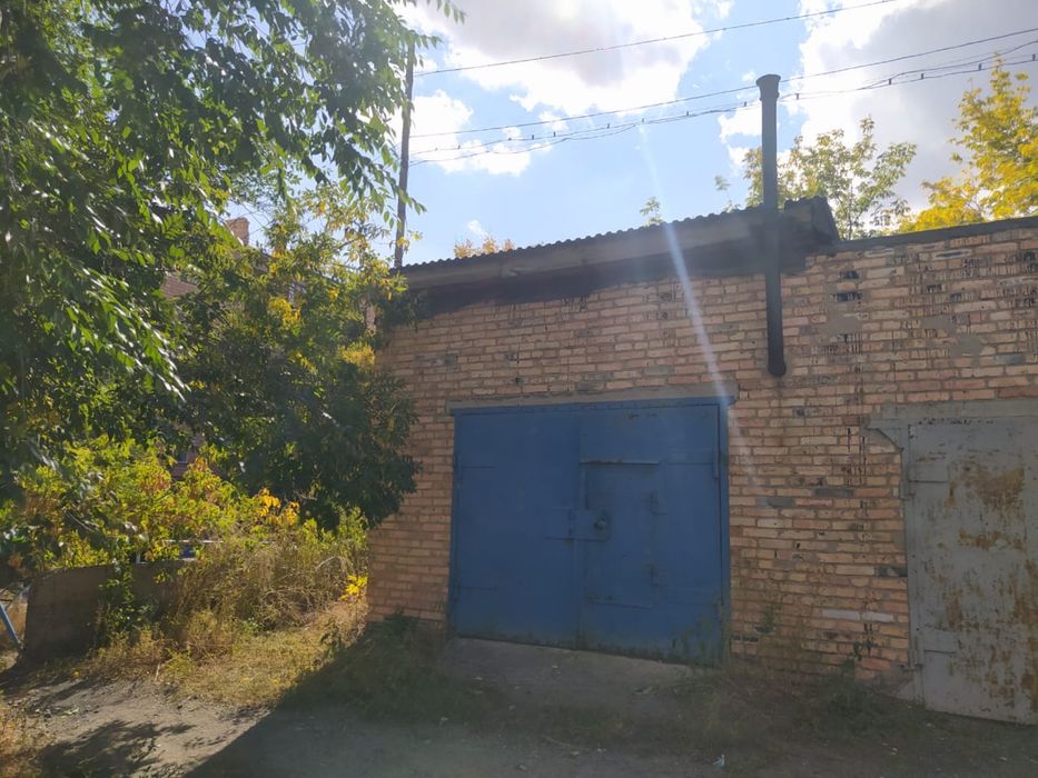 Продам гараж с погребом в Сортировке
