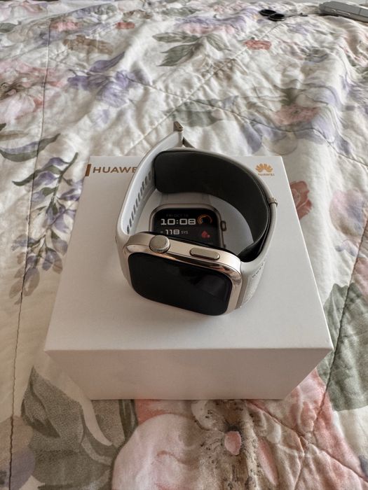Продам смарт-часы Huawei Watch D2