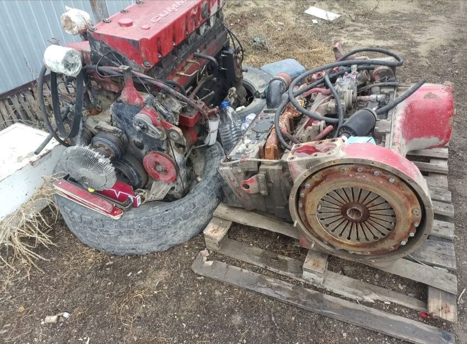 Продам два двигателя Каминс