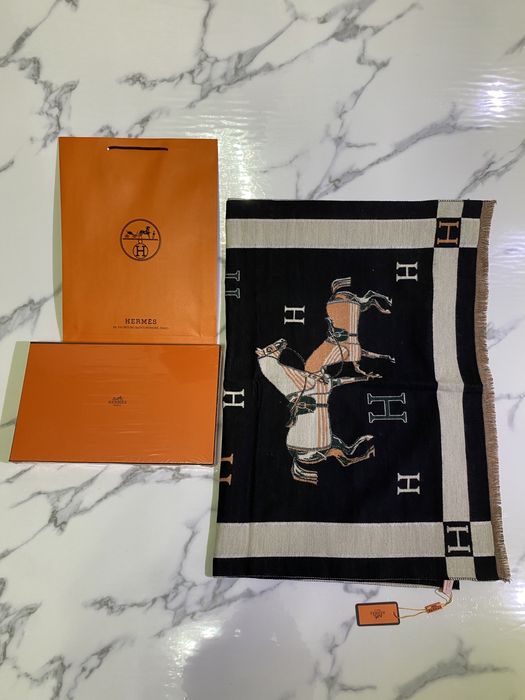 Продам новые палантины