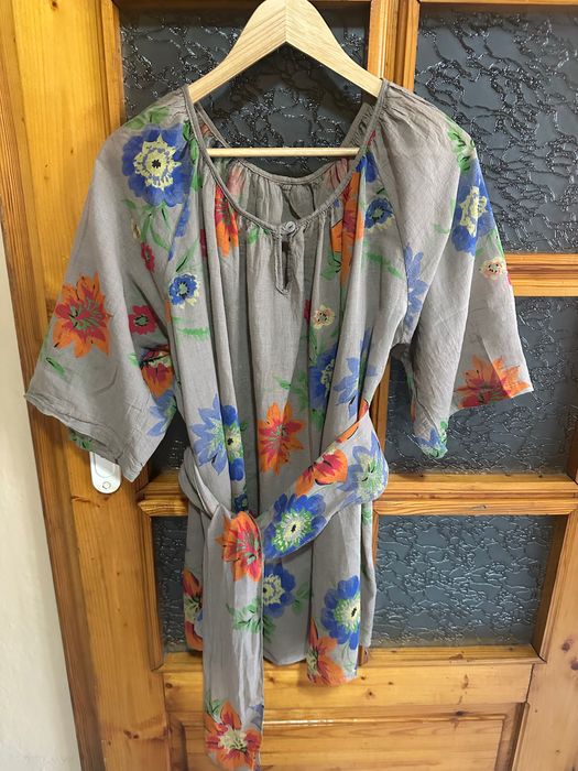 Дамска риза в много добро състояние .