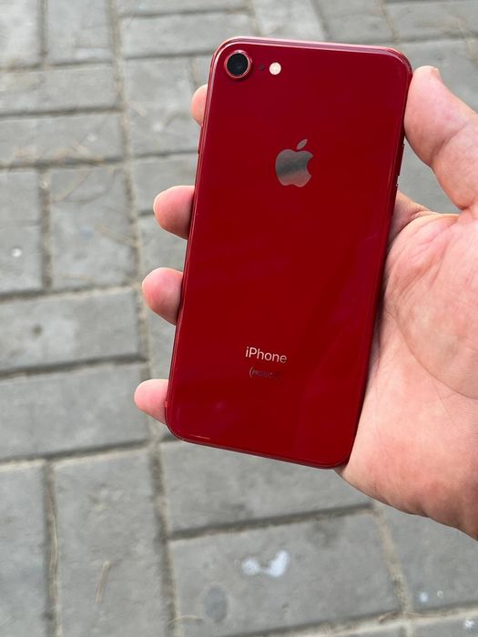 Iphone 8 64 GB red srochna sotladi