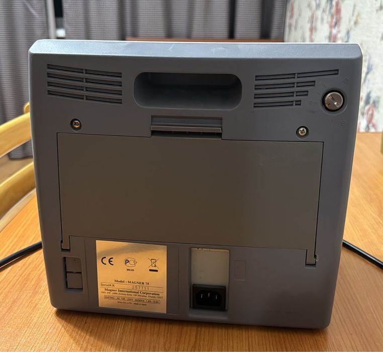 Машинка для счета денег.