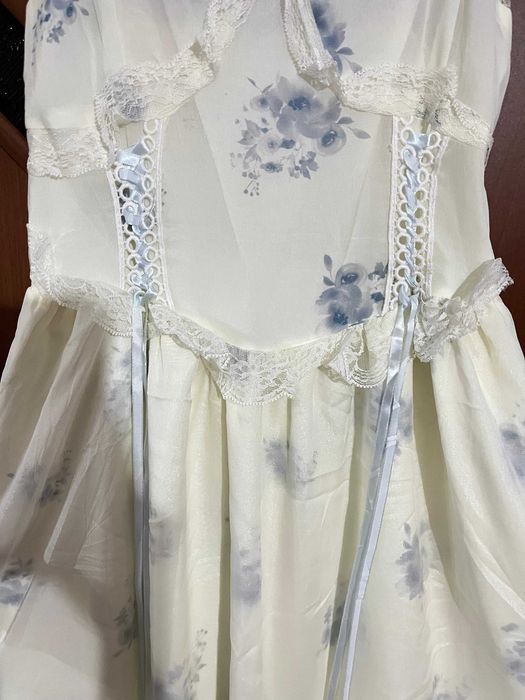 Платья с цветочным принтом