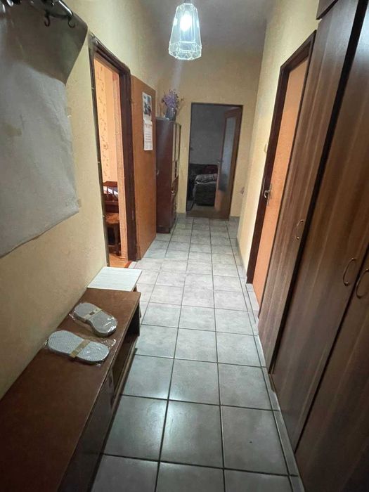 Тристаен апартамент кв. Тракия